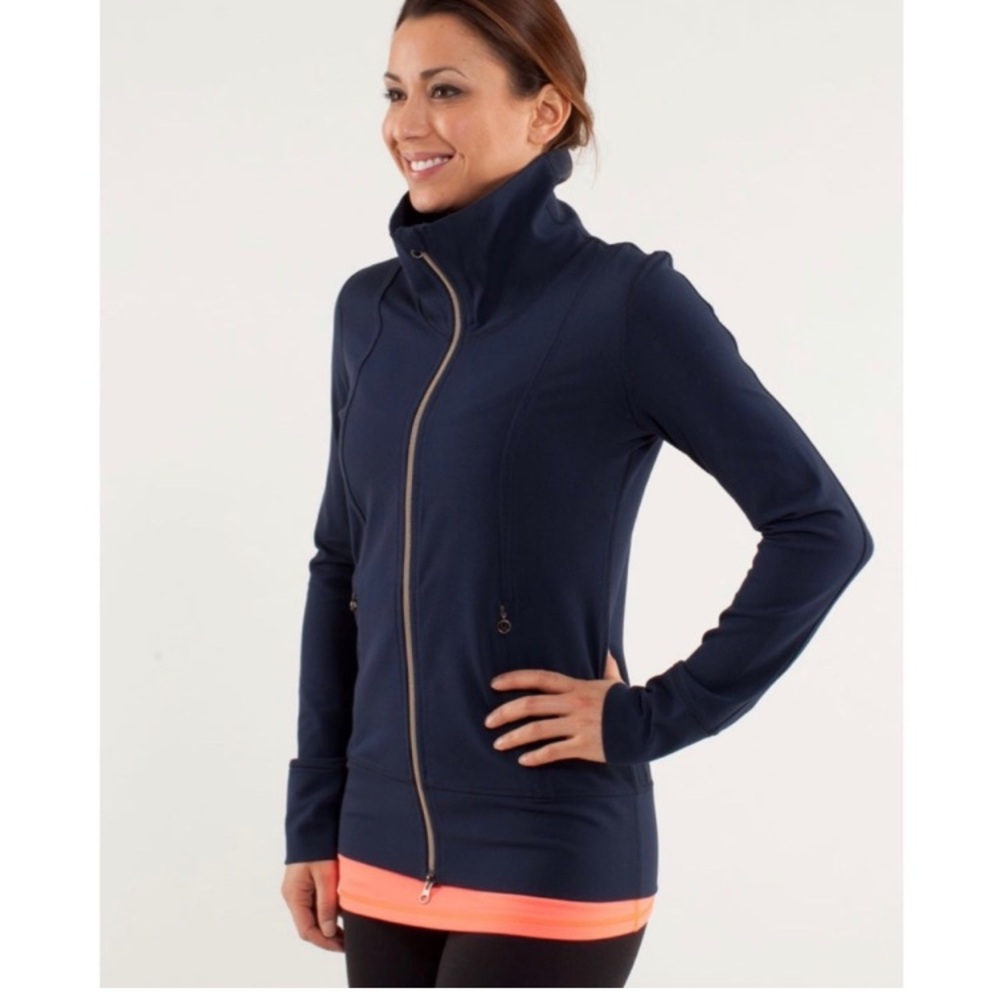 Lululemon Daily Yoga navy blue turtleneck lightweight stretchy jacket size 2